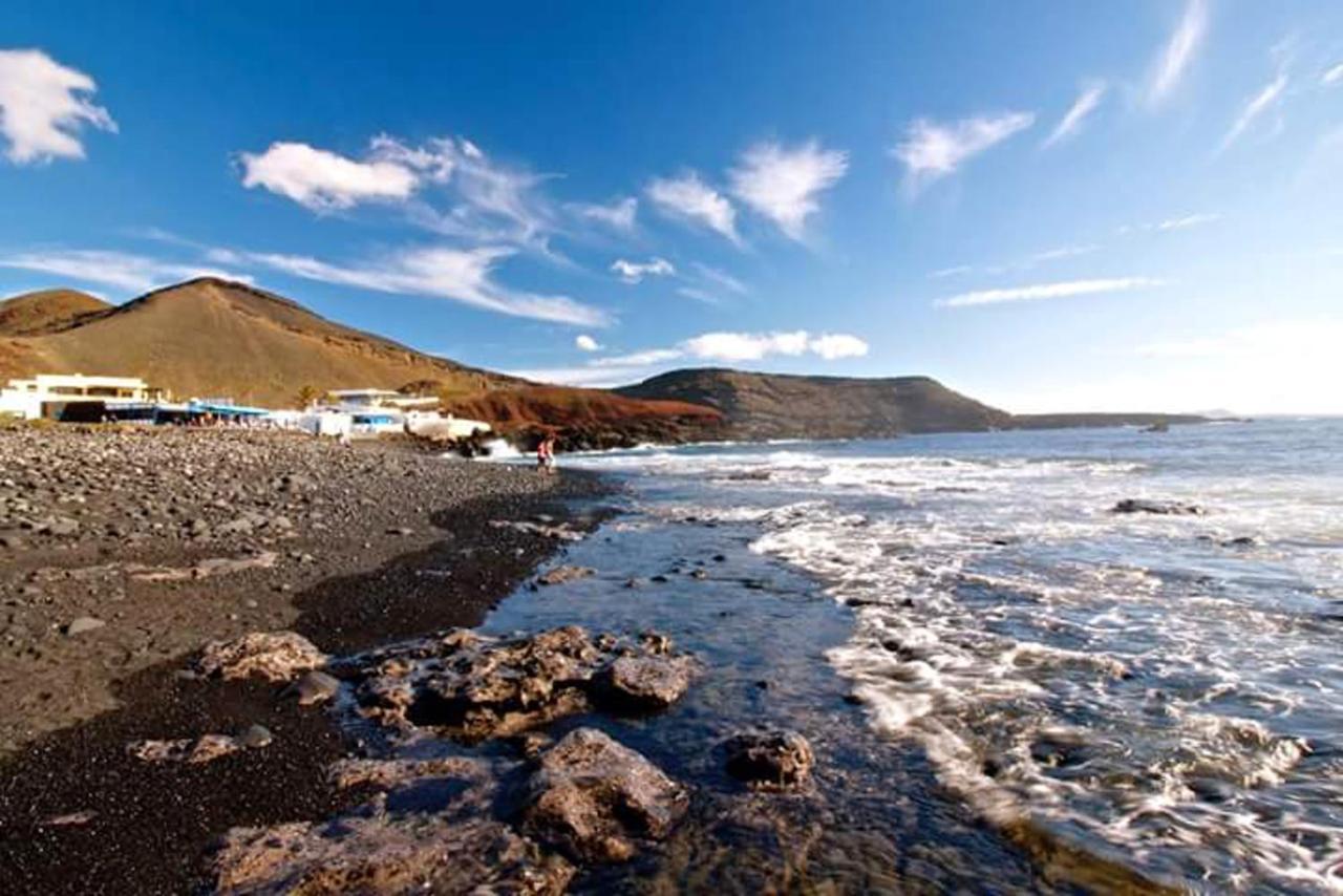 Вілла Cozy House In El Golfo + Terrace Екстер'єр фото
