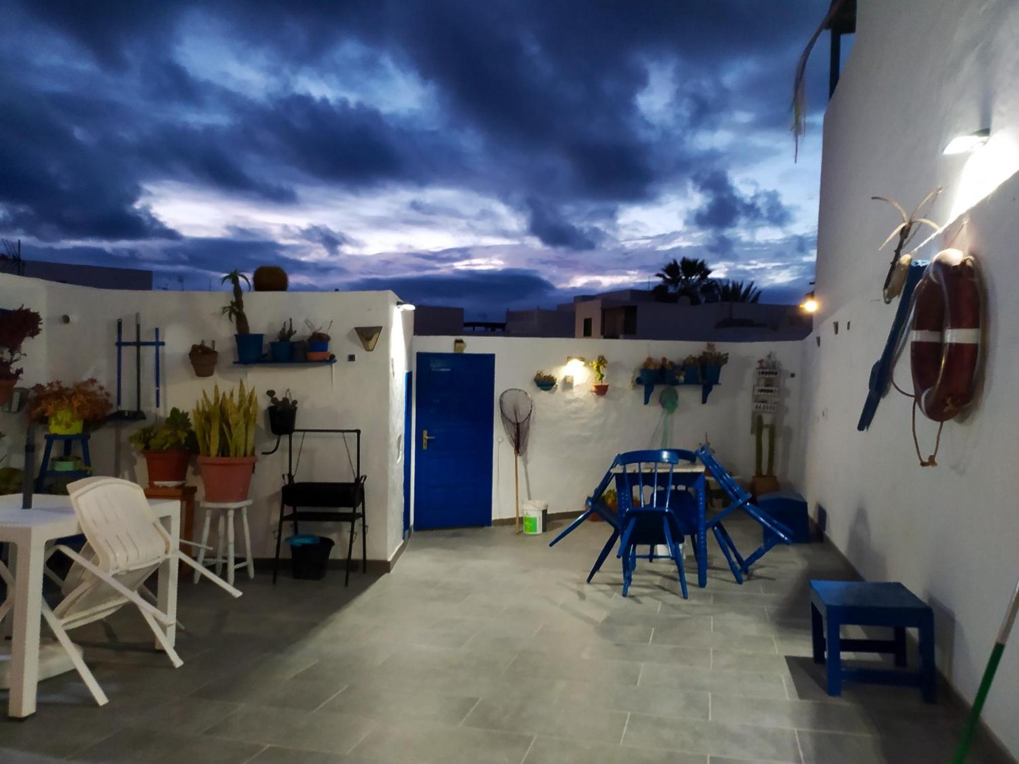 Вілла Cozy House In El Golfo + Terrace Екстер'єр фото